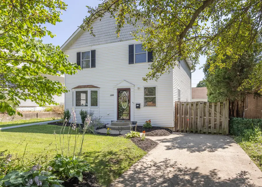 2388 27 Street, Moline, IL 61265 - #2
