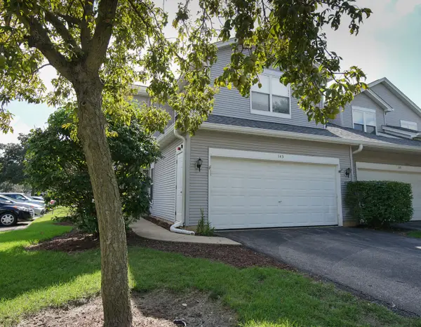 143 Woodland Circle, North Aurora, IL 60542