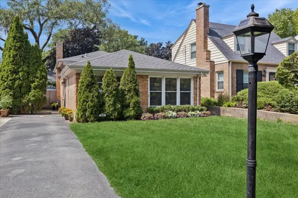 552 Burton Avenue, Highland Park, IL 60035