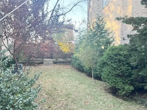 3307 S Lowe Avenue, Chicago, IL 60616