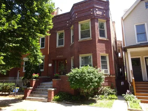 3709 N Bosworth Avenue, Chicago, IL 60613