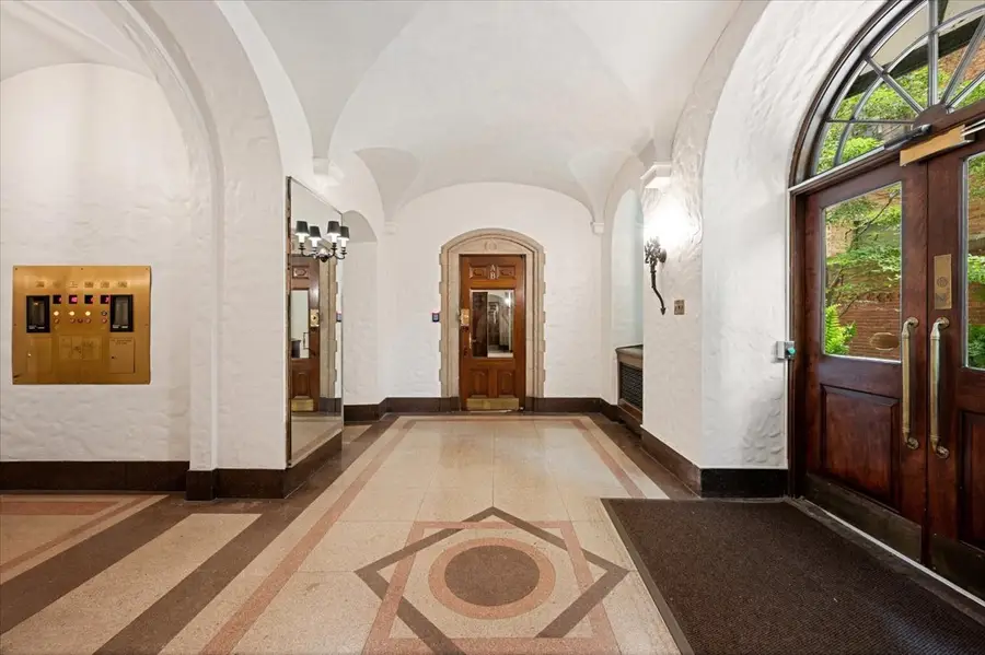 431 W Oakdale Avenue #14A, Chicago, IL 60657 - #3
