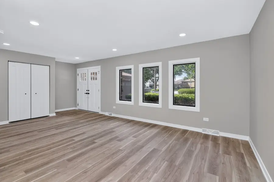 216 W Kimbell Avenue, Elmhurst, IL 60126 - #2
