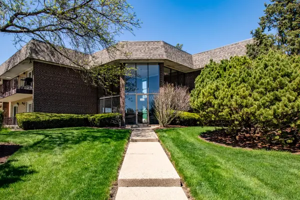3N550 Crown Road #10, Elmhurst, IL 60126