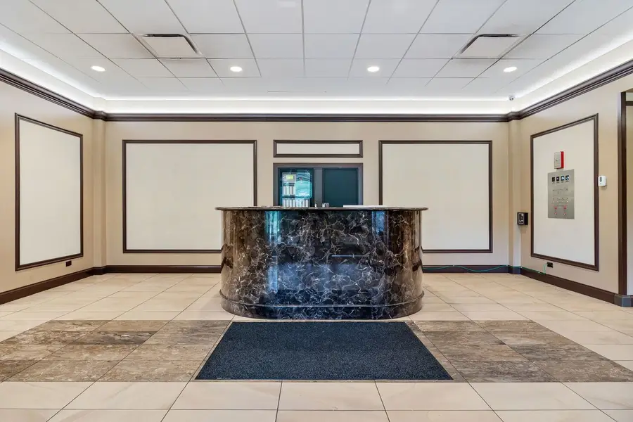 4850 S Lake Park Avenue #903, Chicago, IL 60615 - #2