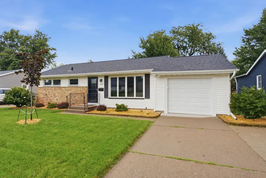 3024 Grove Street, Davenport, IA 52804 - #2