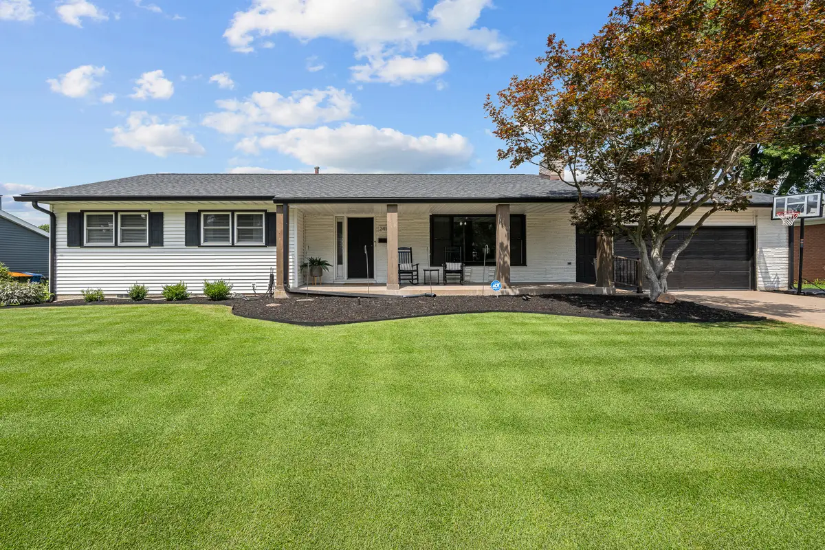 2414 E Garfield Street, Davenport, IA 52803 - #1