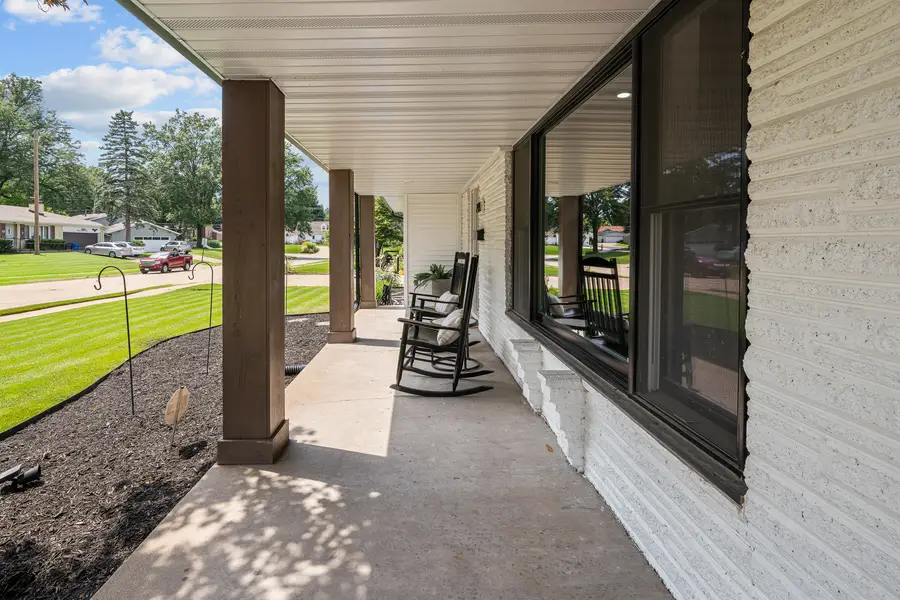2414 E Garfield Street, Davenport, IA 52803 - #3