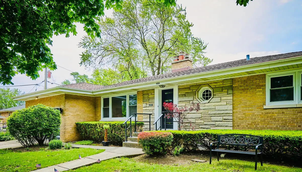 4555 Cleveland Street, Skokie, IL 60076 - #1