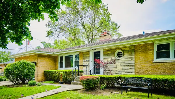 4555 Cleveland Street, Skokie, IL 60076