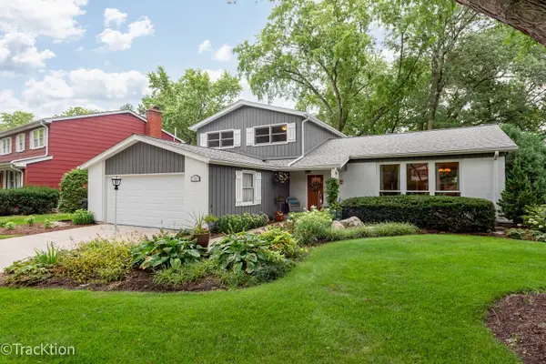 116 Pembroke Road, Naperville, IL 60540