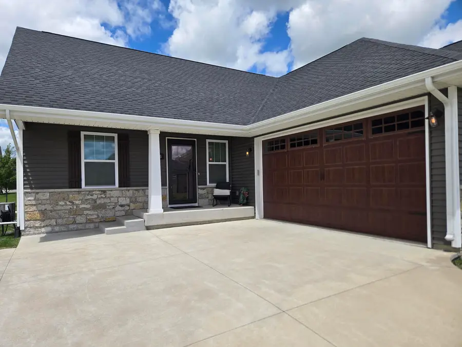 3016 Charissas Place, Bettendorf, IA 52722 - #3