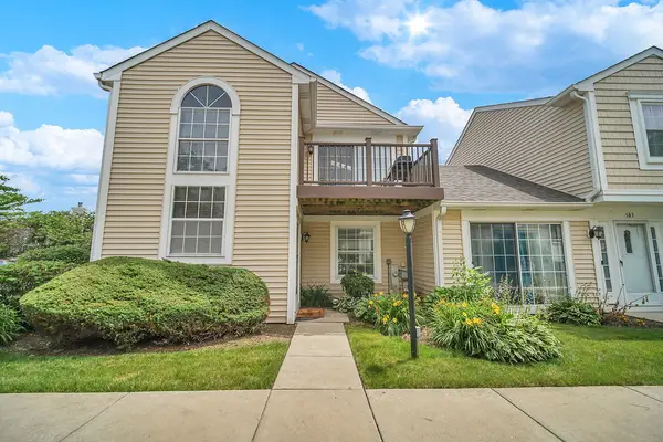 581 Le Parc Circle #581, Buffalo Grove, IL 60089