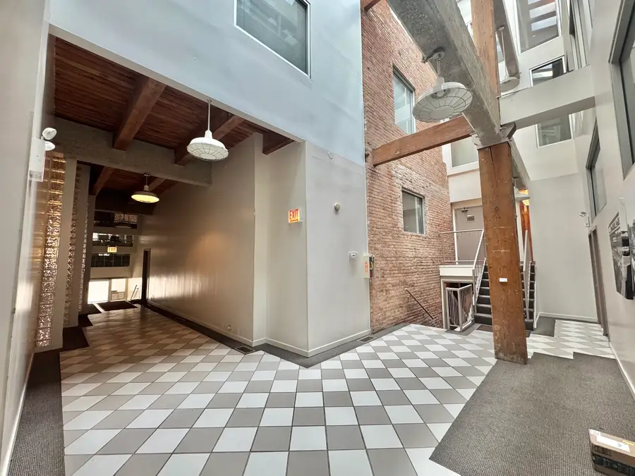 1122 W Newport Avenue #1A, Chicago, IL 60657 - #3