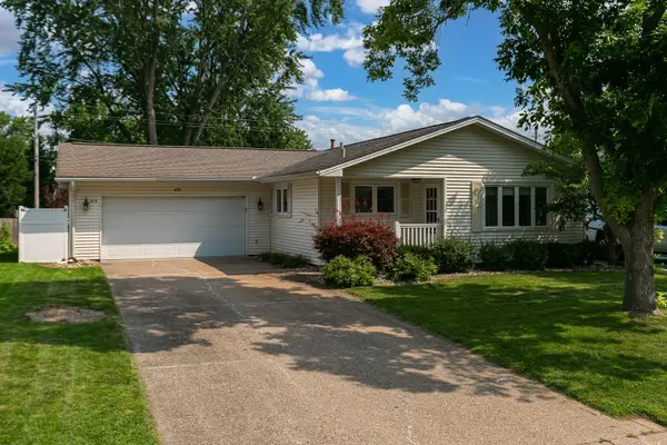 475 32nd Avenue, East Moline, IL 61244