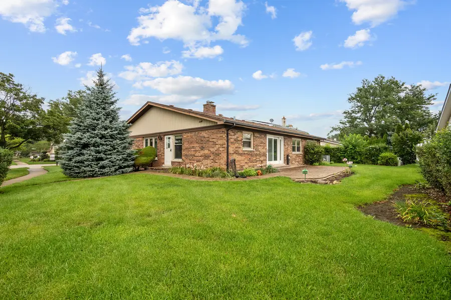 911 W Willow Lane, Mount Prospect, IL 60056 - #2