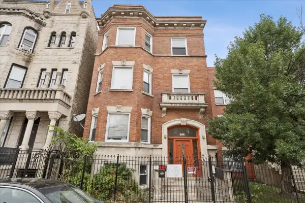 3128 W Warren Boulevard, Chicago, IL 60612