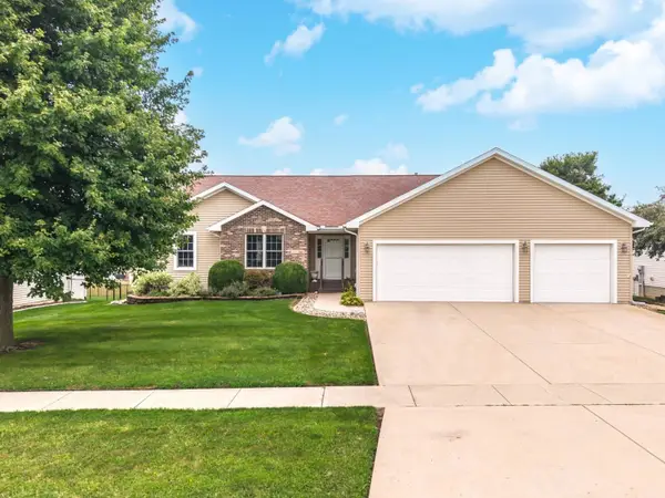208 Whitetail Lane, Hudson, IL 61748