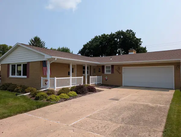 1358 Empire Court, Freeport, IL 61032
