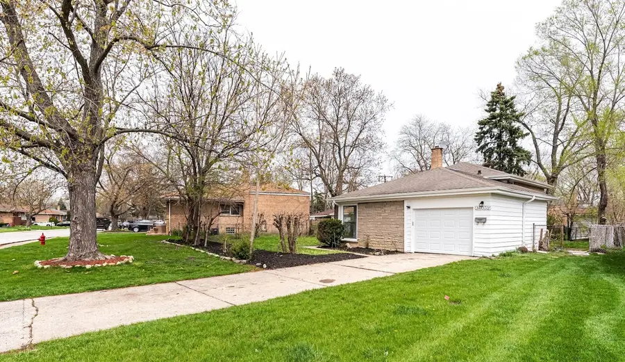 16039 Marion Drive, South Holland, IL 60473 - #2