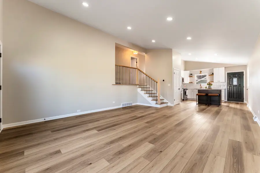 646 W Babcock Avenue, Elmhurst, IL 60126 - #3