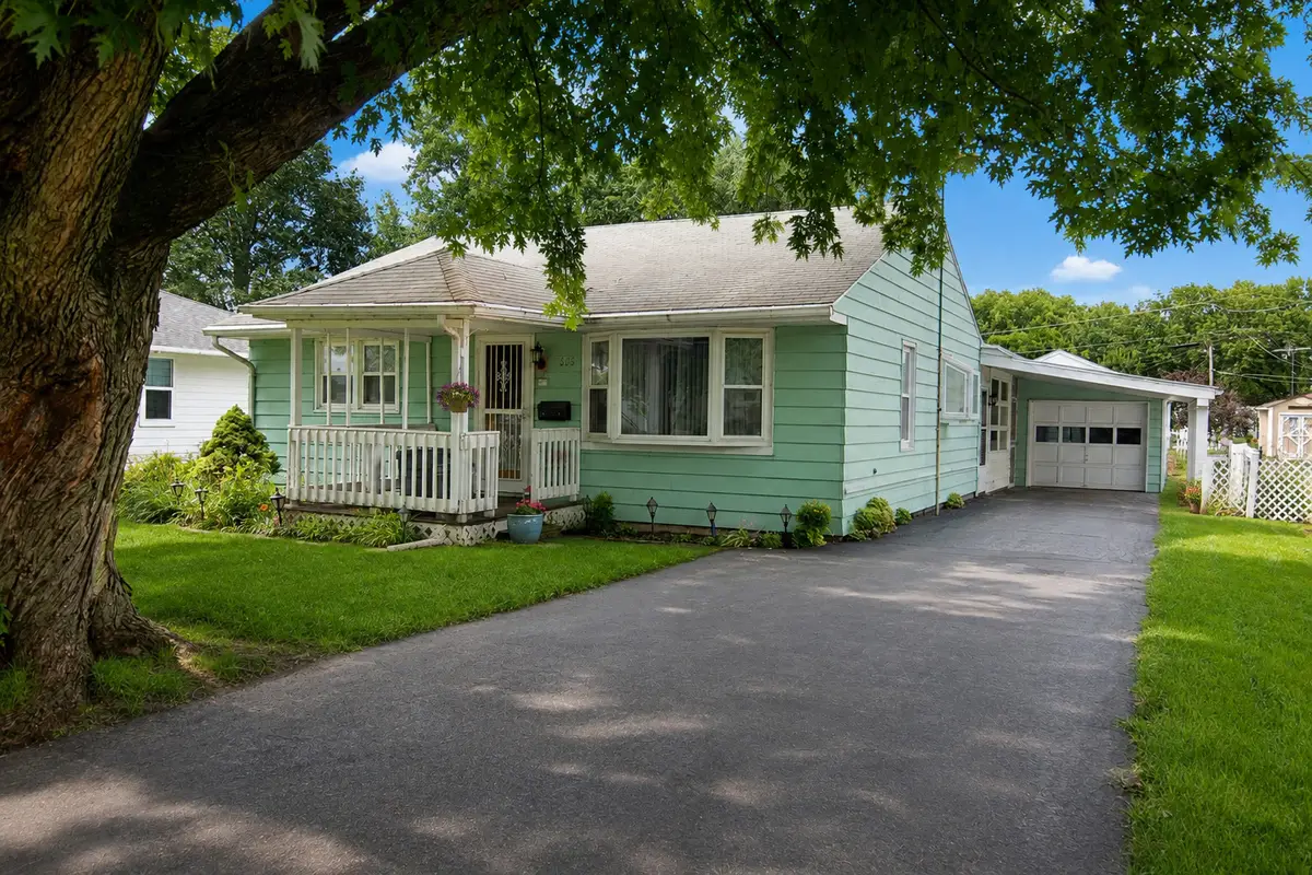 608 19th Avenue, Sterling, IL 61081 - #1
