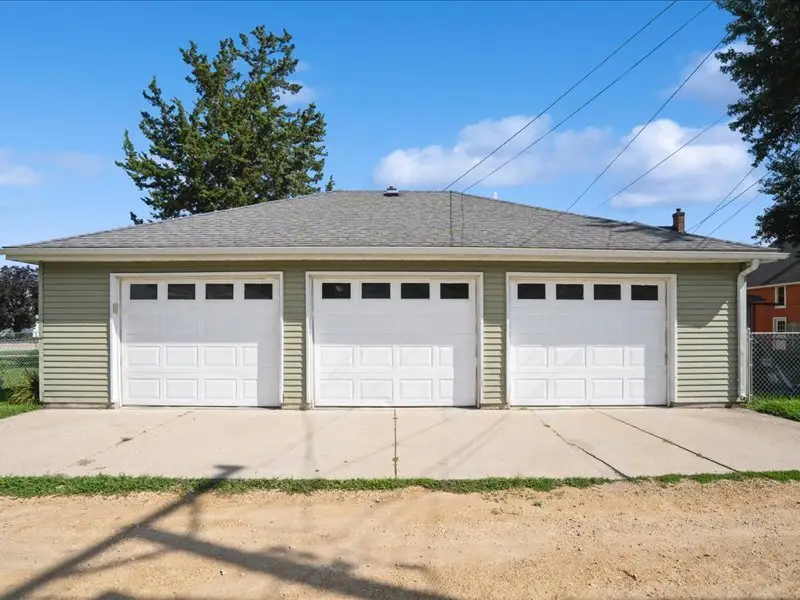 704 14th Avenue, Fulton, IL 61252 - #3