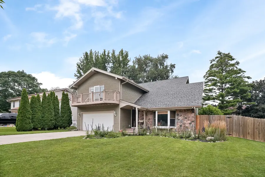 669 Tamarisk Terrace, Crystal Lake, IL 60014 - #2