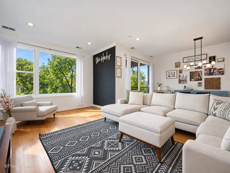 929 N Damen Avenue #2, Chicago, IL 60622 - #2