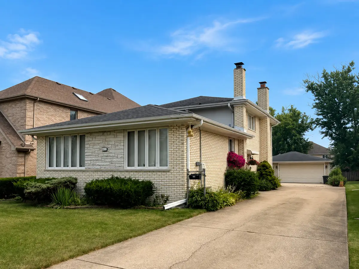 8631 W Stolting Road, Niles, IL 60714 - #1