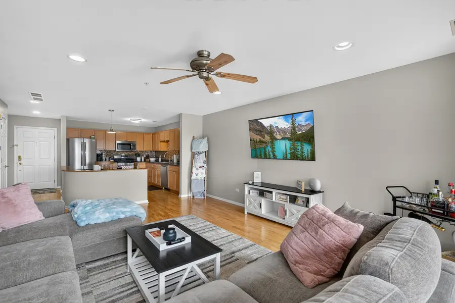 50 N Bokelman Street #534, Roselle, IL 60172 - #3