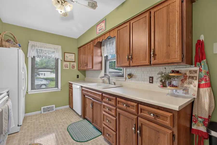 1522 Manhatten Drive, Streator, IL 61364 - #3