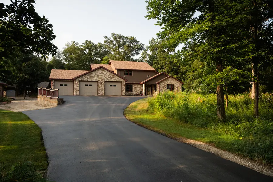 4746 S Knoll Road, Rochelle, IL 61068 - #2