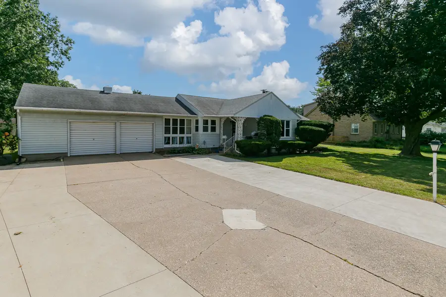 1112 30th Avenue, East Moline, IL 61244 - #2