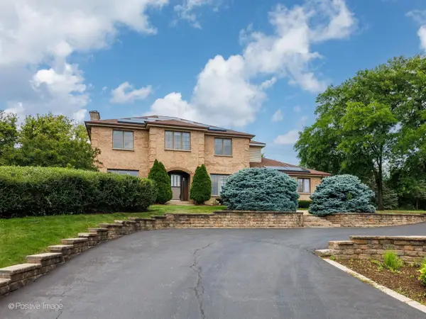 23 Squire Road, Hawthorn Woods, IL 60047