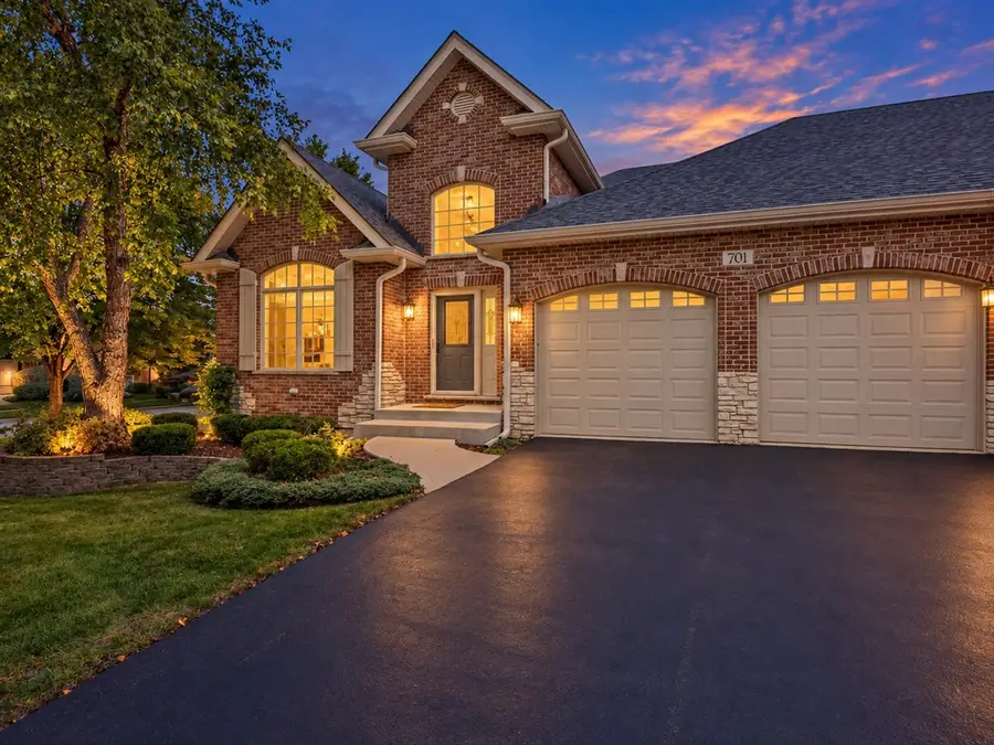 701 Kelly Court, Roselle, IL 60172 - #3