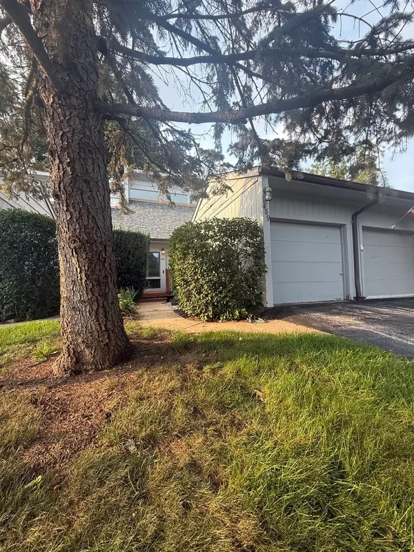 489 44th Avenue Court, East Moline, IL 61244