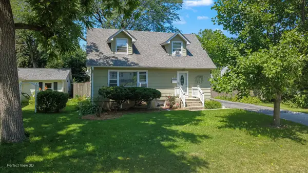 935 N Webster Street, Naperville, IL 60563