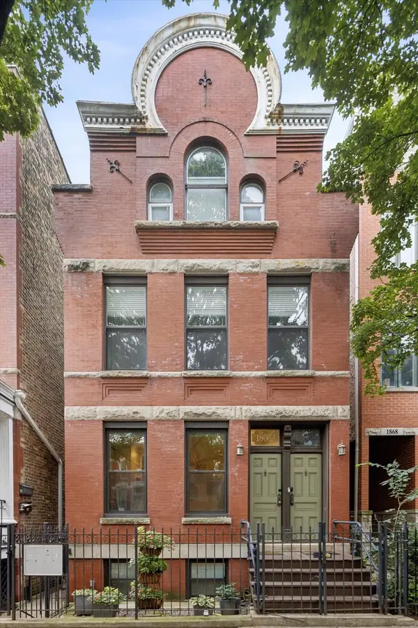 Address Withheld By Seller, Chicago, IL 60614
