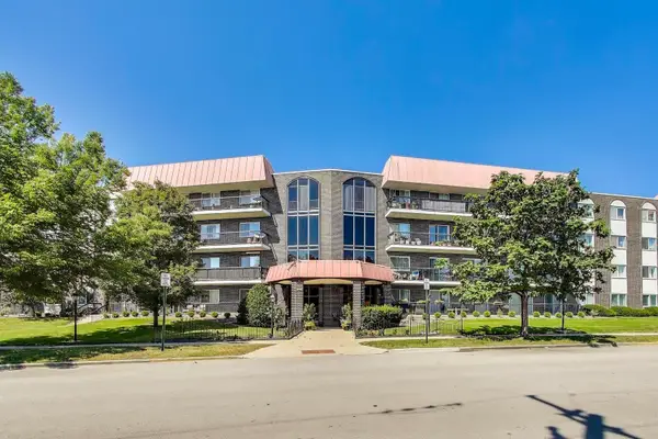 4840 Foster Street #103, Skokie, IL 60077
