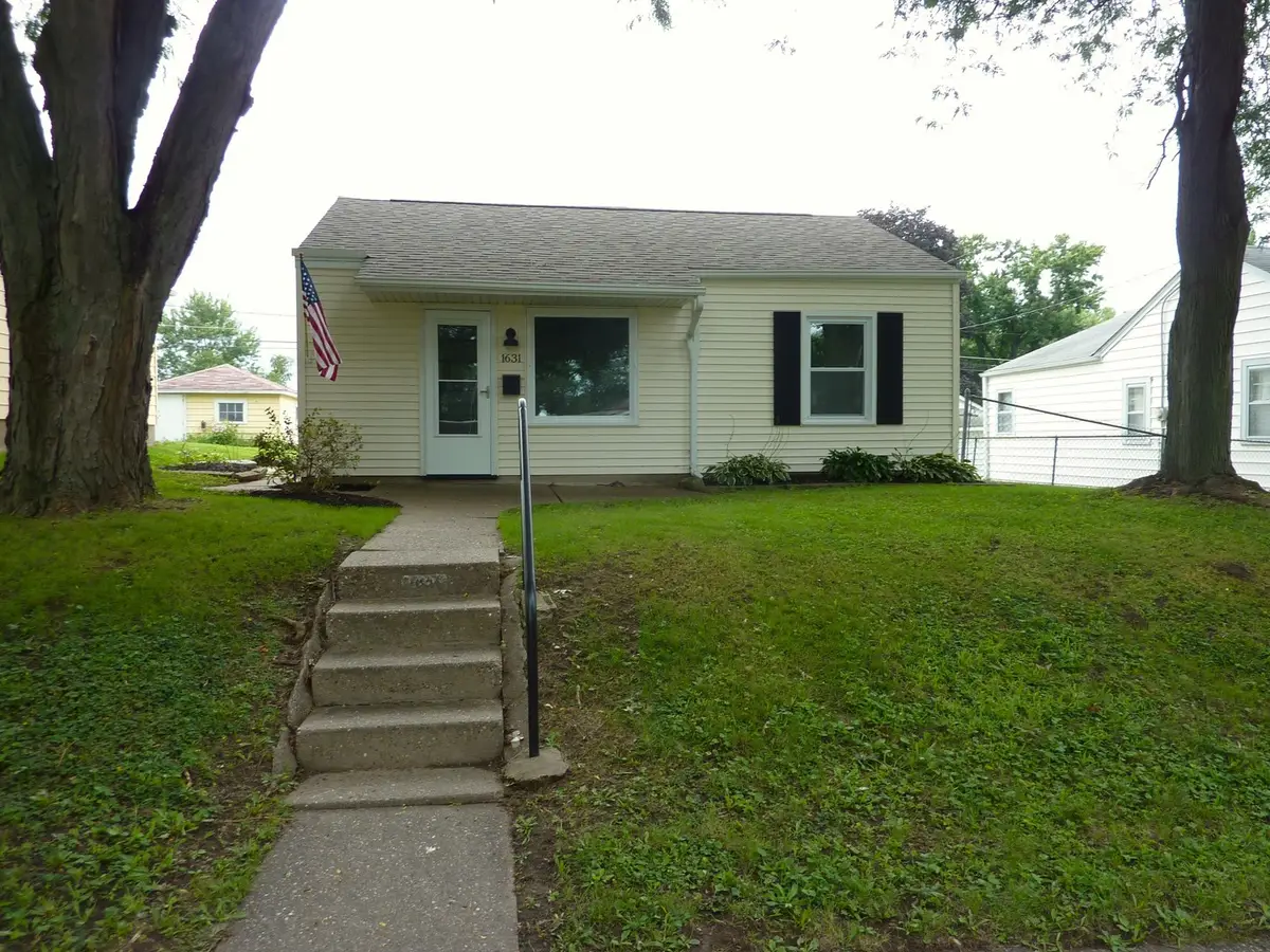 1631 W 38th Street, Davenport, IA 52806 - #1