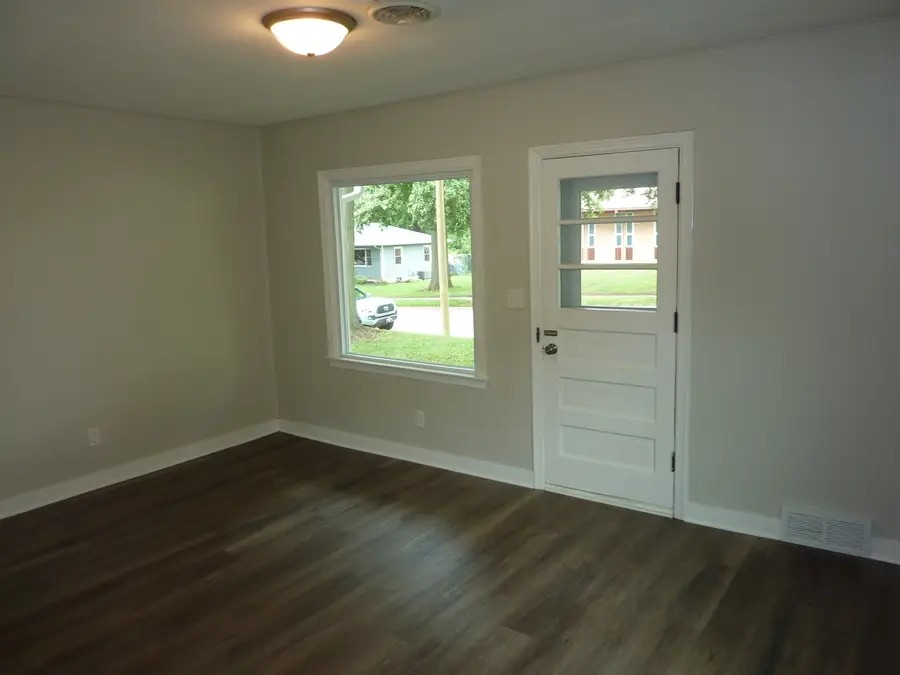 1631 W 38th Street, Davenport, IA 52806 - #3