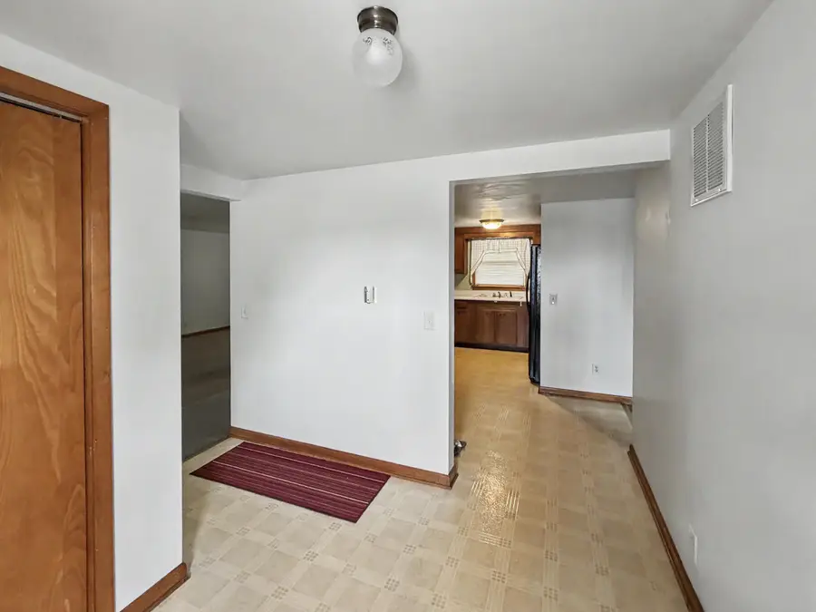 305 E Cherry Street #3, Watseka, IL 60970 - #3