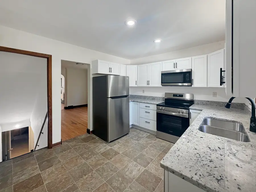 903-905 S Park Boulevard, Freeport, IL 61032 - #3
