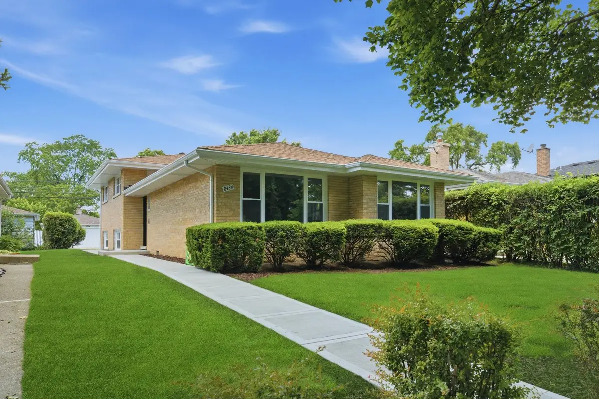 8434 Lawndale Avenue, Skokie, IL 60076 - #1