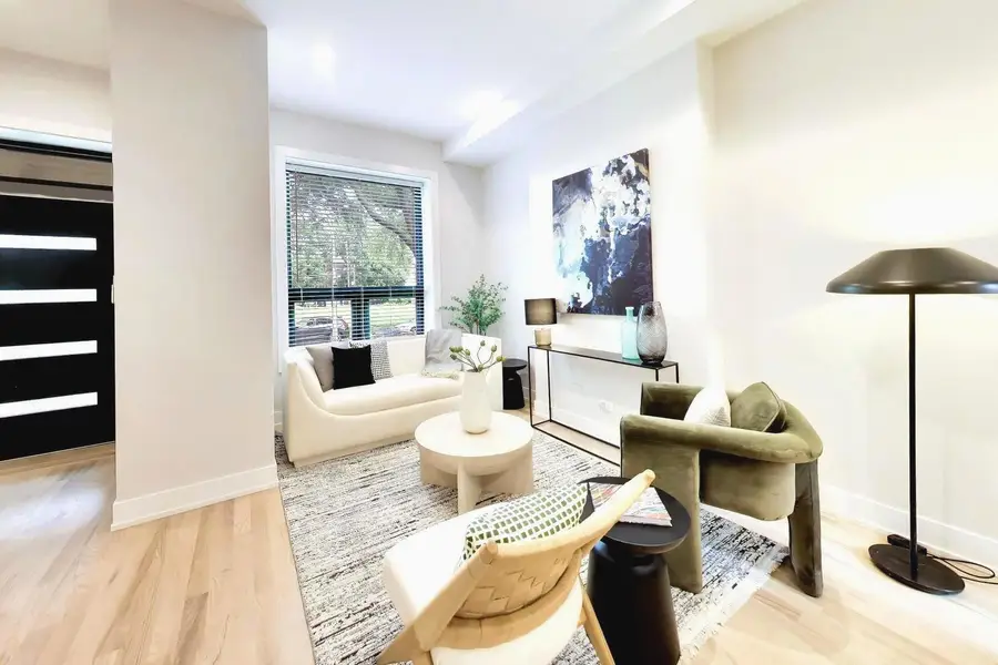 435 E 46th Place, Chicago, IL 60653 - #3
