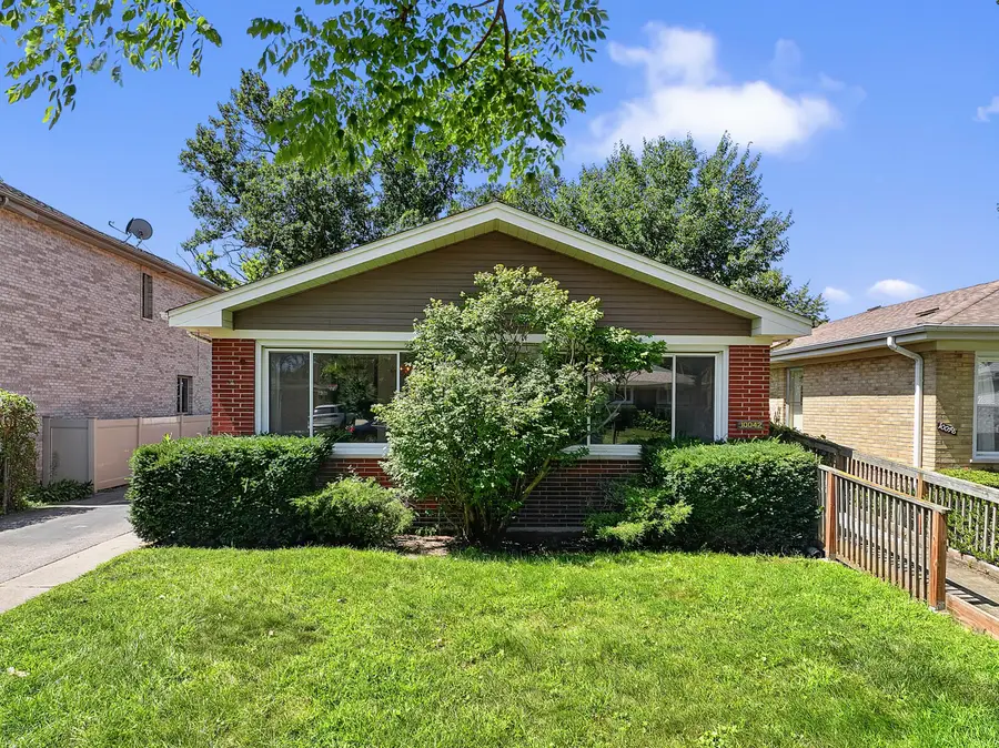 10042 Lamon Avenue, Skokie, IL 60077 - #3