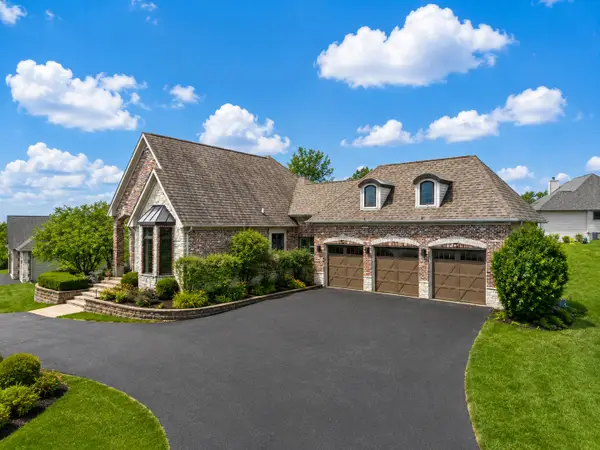13114 Deer Crossing, Roscoe, IL 61073