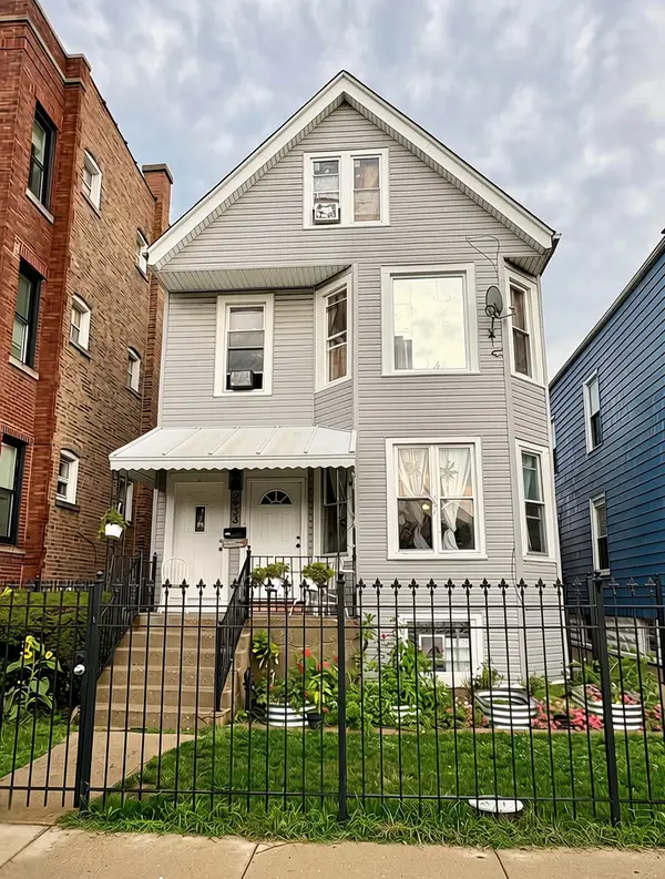2933 N Lawndale Avenue, Chicago, IL 60618