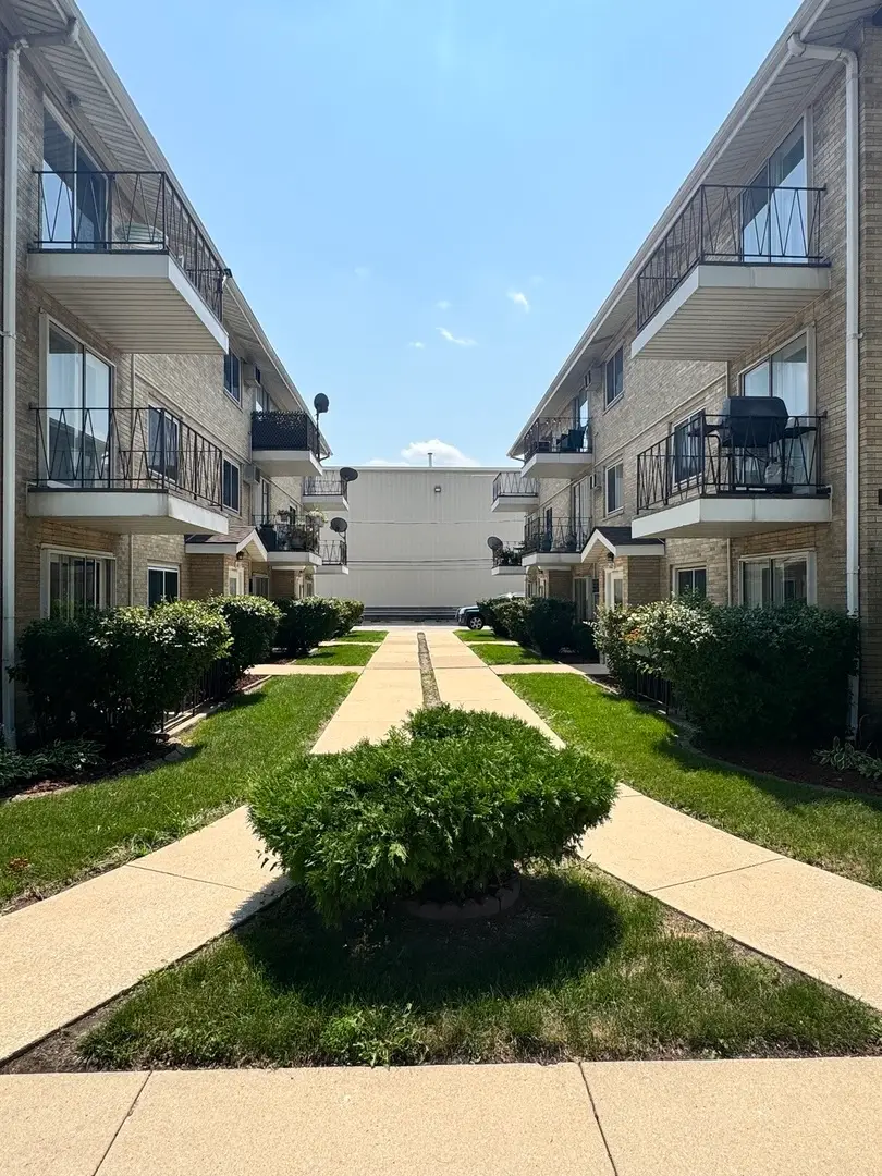 6023 W 64th Place #9, Chicago, IL 60638 - #2